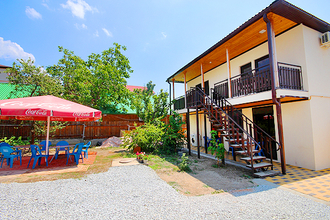 «Революционная 102» - частный дом «Революционная 102» - частный дом