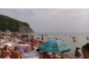 Пляж в 5-10 минутах медленным шагом пляж, люди, море, вода, горы, деревья, лес