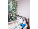 В номере все необходимое дети, кровать, фотообои
