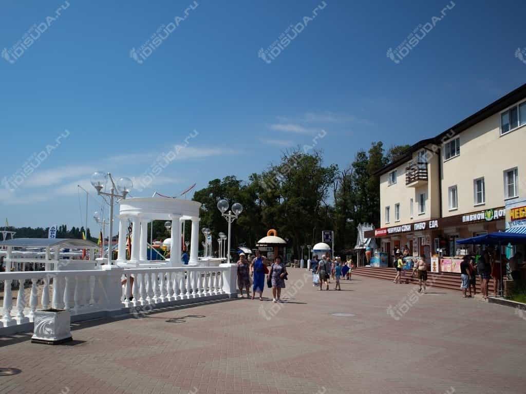 Центральная набережная в Дивноморском