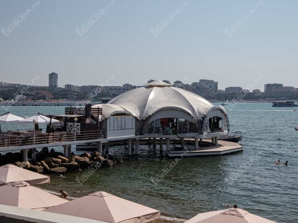 Sea Zone - кафе в Геленджике на пирсе, общий вид, пирс, море, бухта